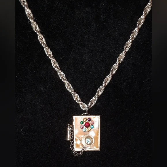 Vintage trinket, pill box Old Timey phone rhinestone pendant and charm - Picture 15 of 16